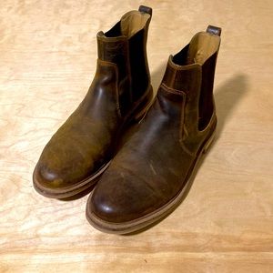 Clarks Foxwell Chelsea boots